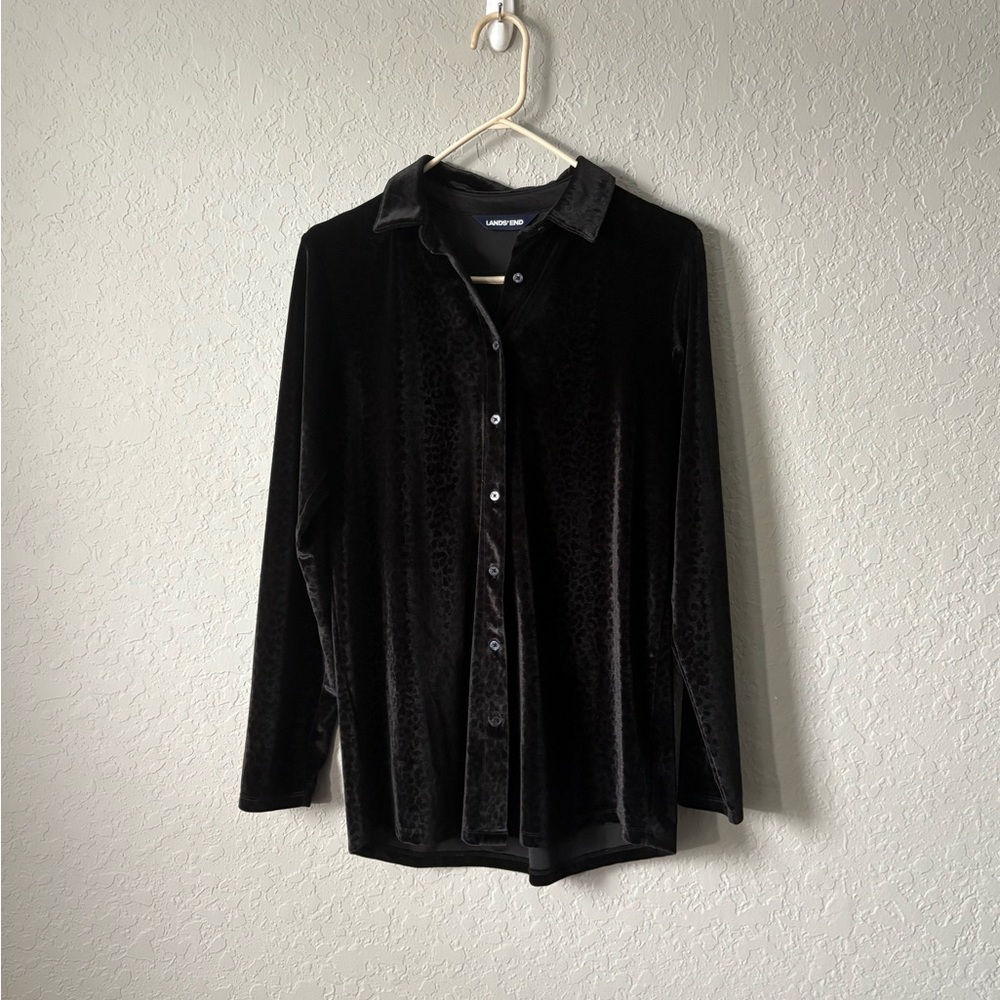 Lands' End Women’s Black Velvet Animal Print Button Down Shirt. Size Small.